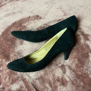 Black Suede Kimchi Blue Kitten Heels Urban Outfitters Size 8.5